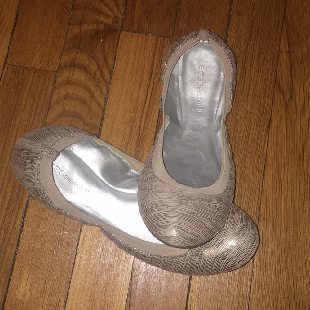 BCBG FLATS - Picture 3 of 3